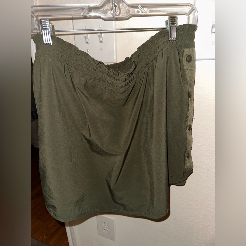 Outdoor Voices 3-inch Relay Snap Skort - Olive Green - Size XL